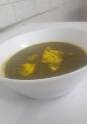 A picture of Palak Paneer.
