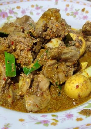 รูปของ อบพวงไข่ เครื่องในไก่ใบยี่หร่า