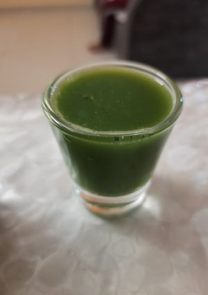 A picture of Green detox juice.