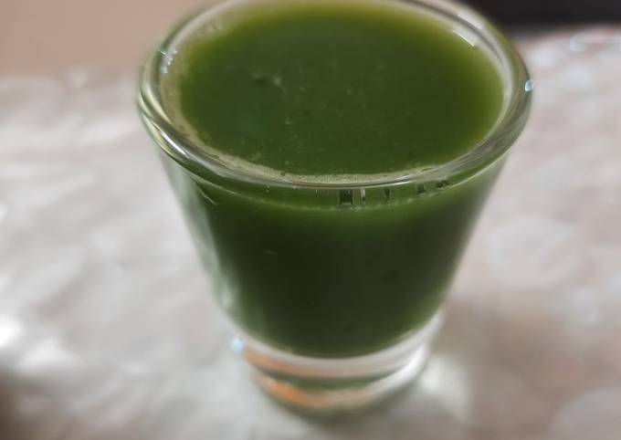 Green detox juice