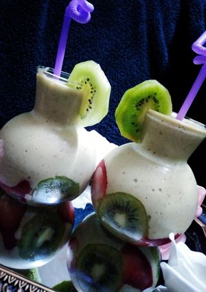 صورة لوصفة كوكيل الفواكه والافوكادو بالعسل والقشطه 🥑