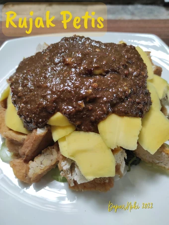 Cara Gampang Membuat Resep Rujak Petis yang Uenak Anti Ribet, Mantap