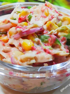 વેજ કોલસ્લૉ સલાડ (Veg Coleslaw Salad Recipe In Gujarati) રેસીપી મુખ્ય ફોટો