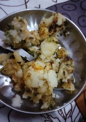 सुखे आलू(sukhe aloo recipe in hindi) रेसिपी मुख्य फोटो