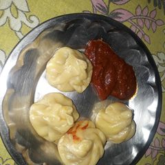 A picture of Momos.