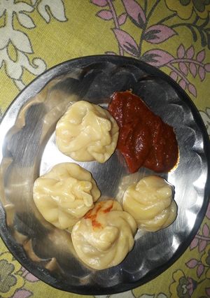 A picture of Momos.
