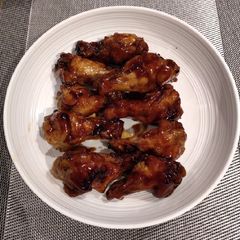 A picture of Coke Wings.