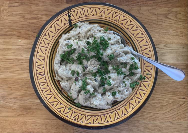 Step-by-Step Guide to Make Speedy Burnt aubergines with tahini dip