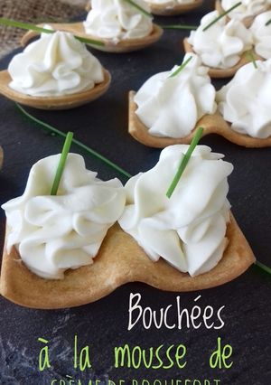 Une photo de Bouchées à la mousse de crème de roquefort