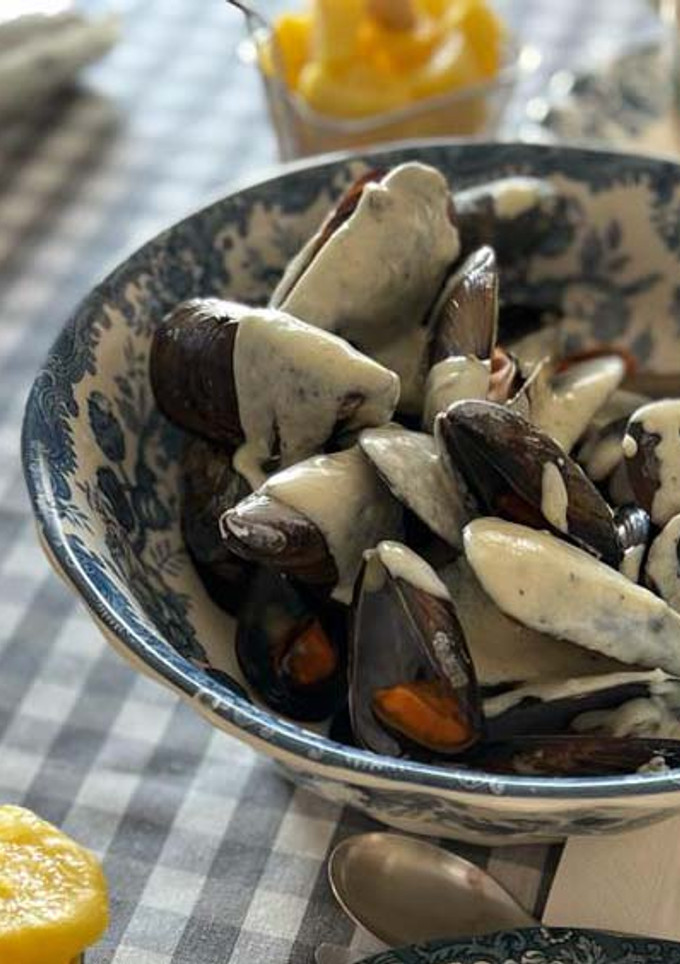 Una foto de Mejillones al Roquefort