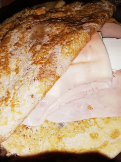 Foto principal de Tortilla francesa en versión crepe con pavo y queso fresco