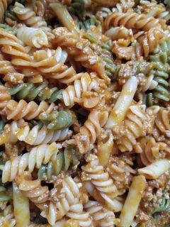 Una foto de Espirales tricolor a la boloñesa 🍝