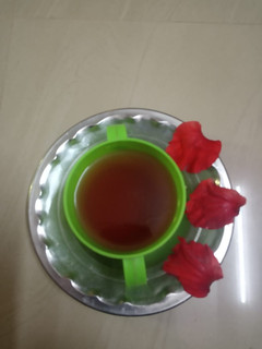 செம்பருத்தி தேநீர் (sembaruthi theneer recipe in tamil) செய்முறை முக்கிய புகைப்படம்