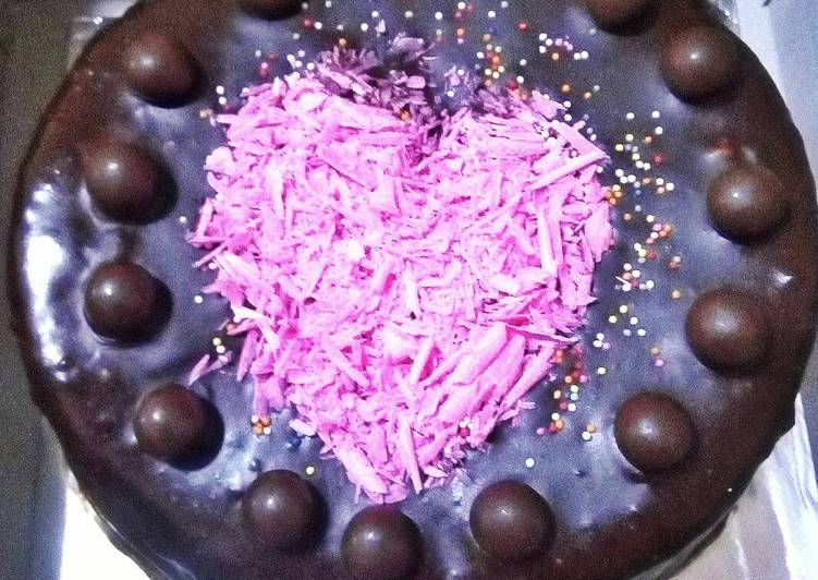 Cara Gampang Menyiapkan Double Chocolate Birthday Cake Anti Gagal