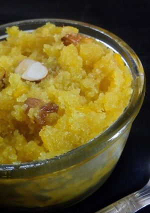 અનાનાસ નો શીરો (Pineapple Sheera Recipe In Gujarati) રેસીપી મુખ્ય ફોટો