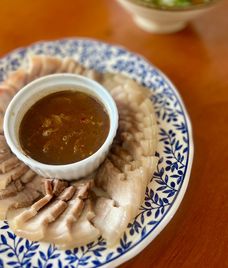 thịt heo luộc mắm nêm