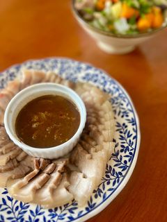 Hình của món Thịt Ba Chỉ Luộc Chấm Mắm Nêm.