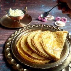 A picture of Holi Special Puranpoli.