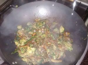 Una foto de Me compre alto WOK le mandé arroz y vegetales bien vegano