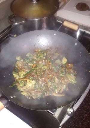 Una foto de Me compre alto WOK le mandé arroz y vegetales bien vegano