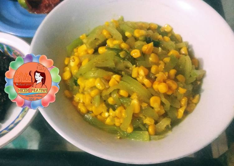Proses Membuat Tumis Jagung Manis VS Labu Jepang 🍲, Enak Banget