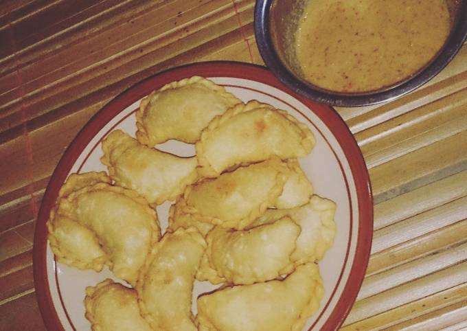 Resep Pastel Isi Kentang Wortel Oleh Ghayda S Kitchen Cookpad