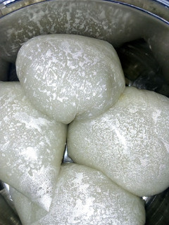 A picture of Tuwon shinkafa.
