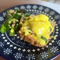 A picture of Quick mock mayonnaise Hollandaise sauce.