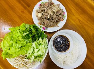 Hình của món Bún thịt bò xào nước tương.