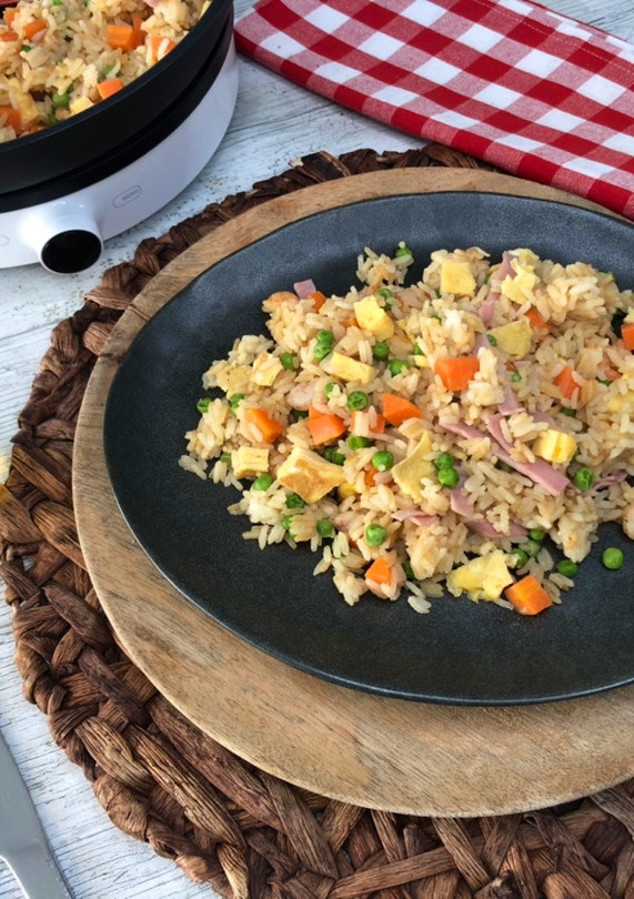 Una foto de Arroz oriental tres delicias