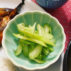 A picture of Quick celery salad - sasame oil flavoured セロリの中華和え.