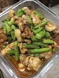 “ผัดพริกแกงไก่ใส่ถั่วฝักยาว”#งบ60บาท