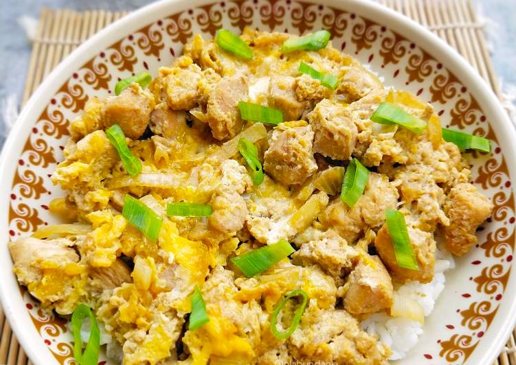 Cara Gampang Menyiapkan Oyakodon yang Lezat Sekali