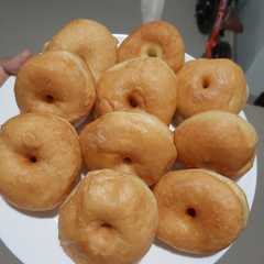 A picture of Donat Empuk.