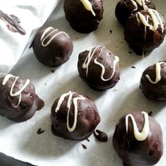 A picture of Chocolate covered cheesecake truffles.