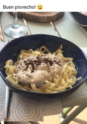 Una foto de Tagliatelle con salsa de trufa, queso vegano