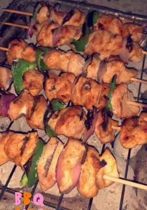 صورة لوصفة شيش طاووق المشوي على الفحم 🍢