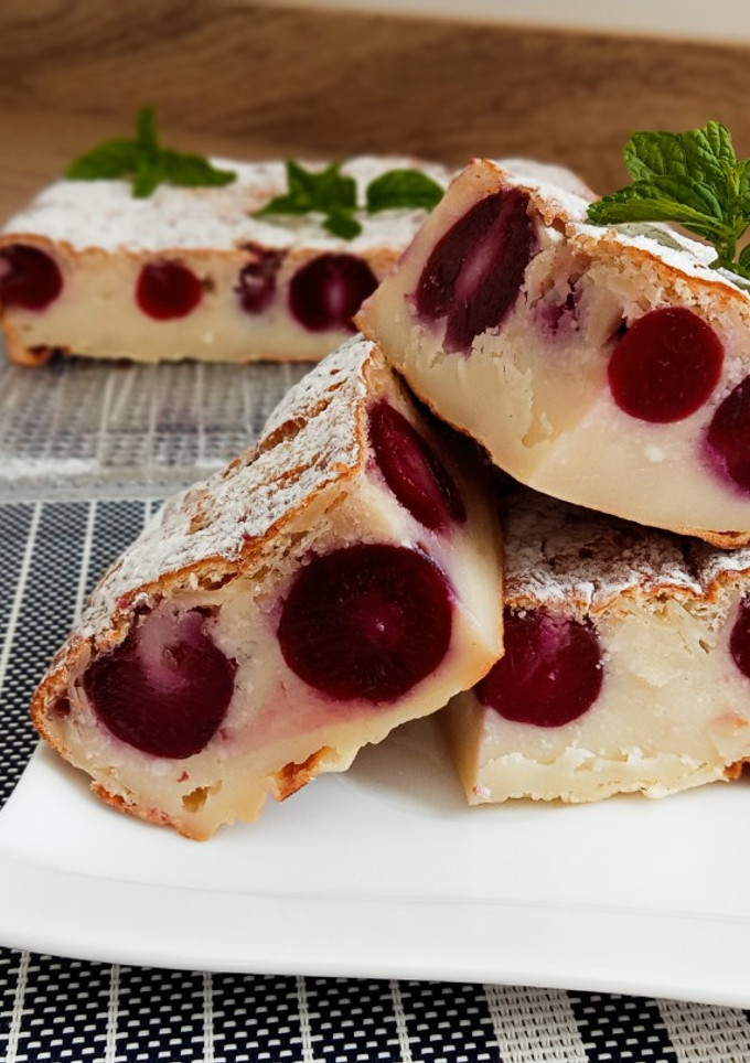 Una foto de Tarta de cerezas (clafoutis)