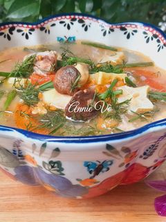Hình của món Canh chua sườn nấu khế.