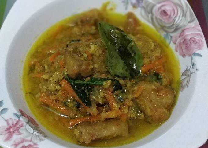 Cara Gampang Membuat Gurame Bumbu Kuning Masak Kemangi yang Lezat