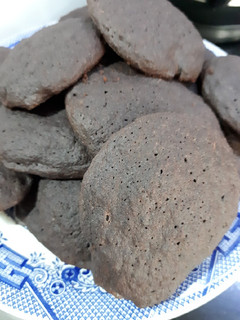Una foto de Galletas de chocolate y almendras sin azúcar!!!