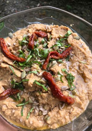 Una foto de Hummus de Garbanzo sin tahini