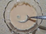 Una foto de uva con crema