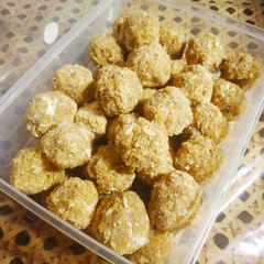 Gond Ladoo(Edible gum) A picture of Gond Ladoo(Edible gum).