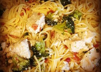 Easiest Way to Cook Delicious Chicken Bacon Broccoli Alfredo Pasta