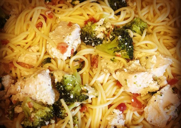 Simple Way to Prepare Quick Chicken Bacon Broccoli Alfredo Pasta