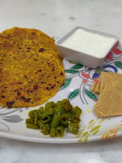 દૂધી ના થેપલા(dudhi na thepla recipe in gujarati) રેસીપી મુખ્ય ફોટો