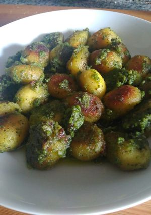 Una foto de Gnocchi rellenos al pesto