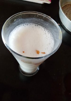 A picture of White Badam lassi.