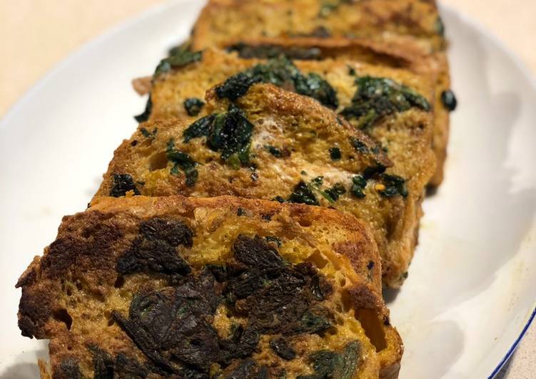 Steps to Prepare Ultimate Spicy Spinach Eggy Bread